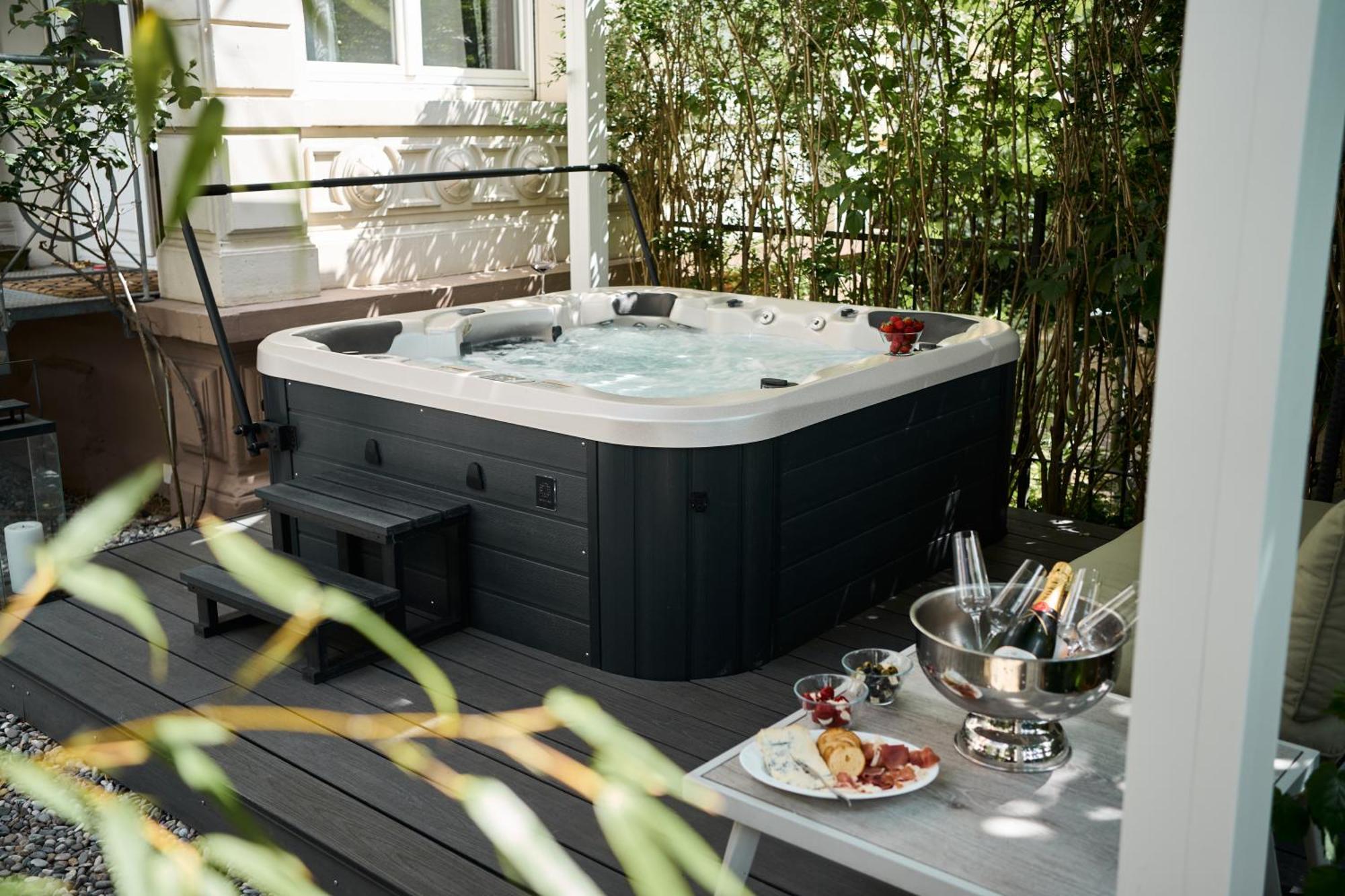 Historical Luxury Homes - Stadtvilla Mit Jacuzzi Und Garten 프라이부르크 임 브리스가우 외부 사진